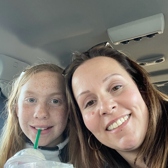 Meet your Posher, Melissa - Picture 1 of 1